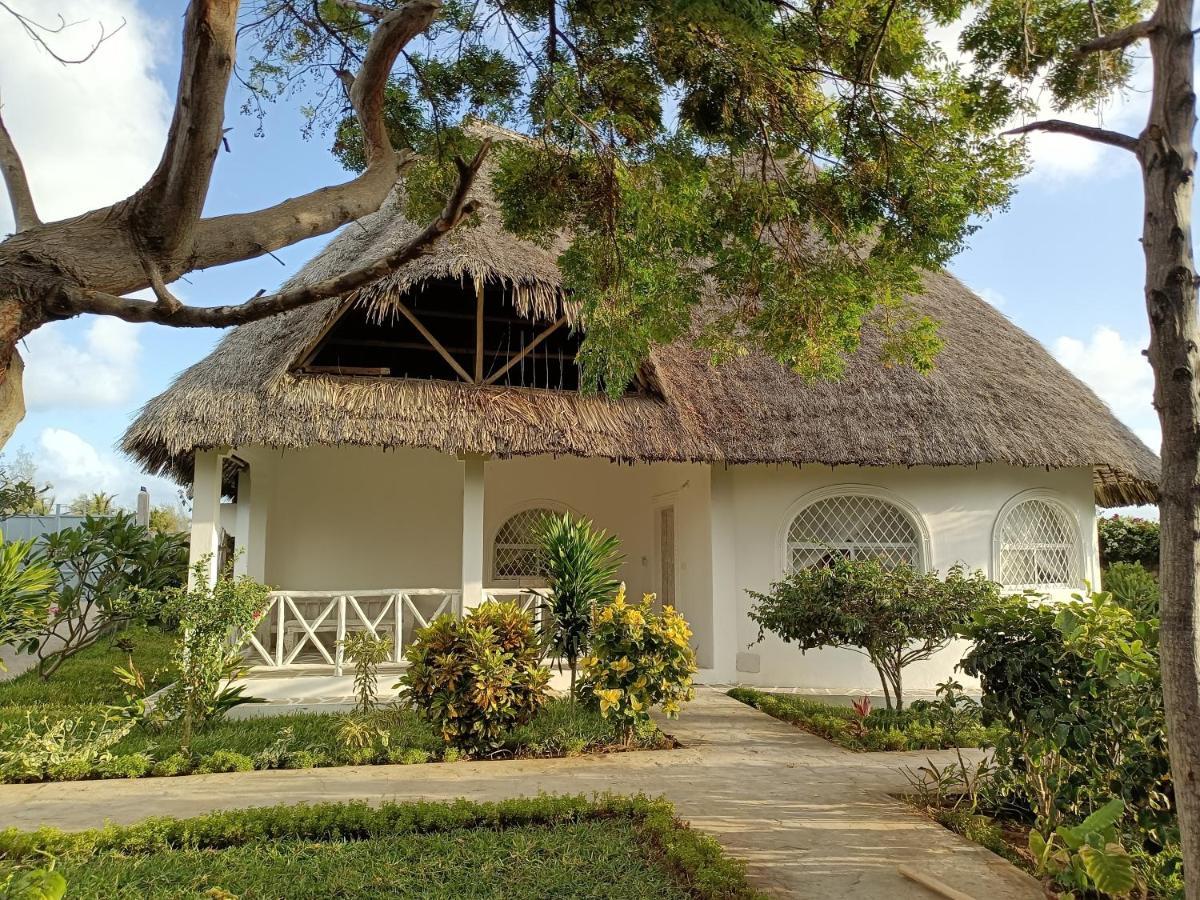 Neverland Watamu Villas Exterior photo